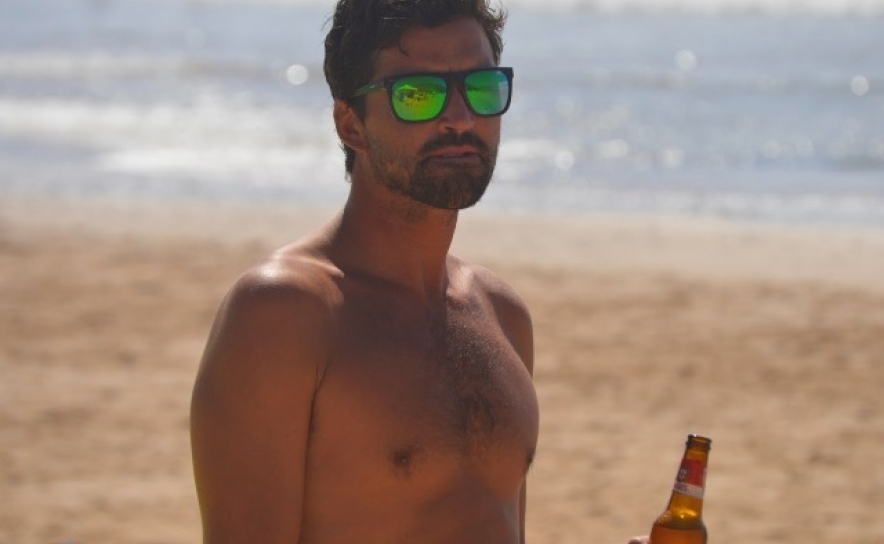 Francisco Canelas, campeão da Malta e presidente do Portimão Surf Clube, numa pausa em Vale Figueiras