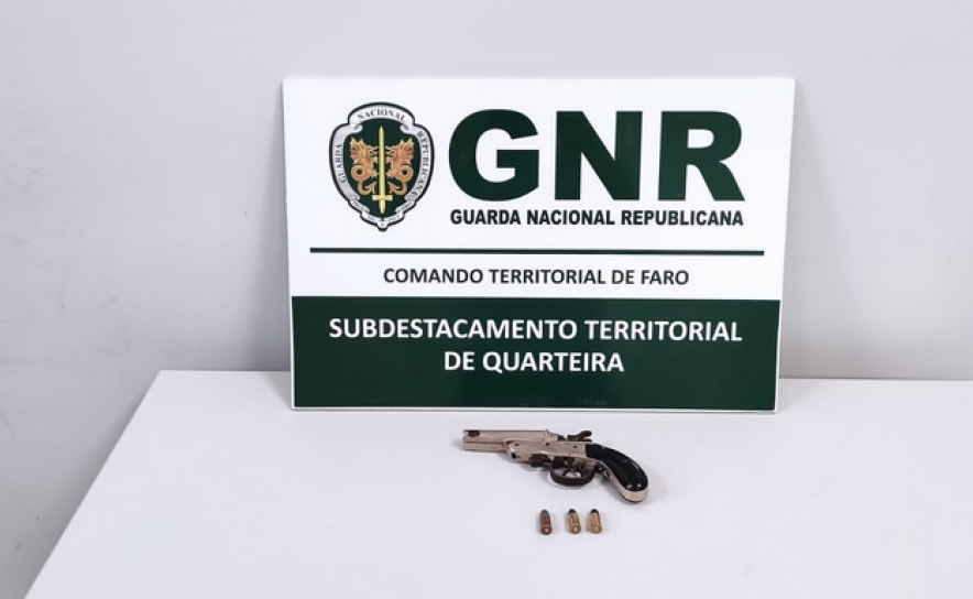 Vilamoura – Detida por posse de arma proibida
