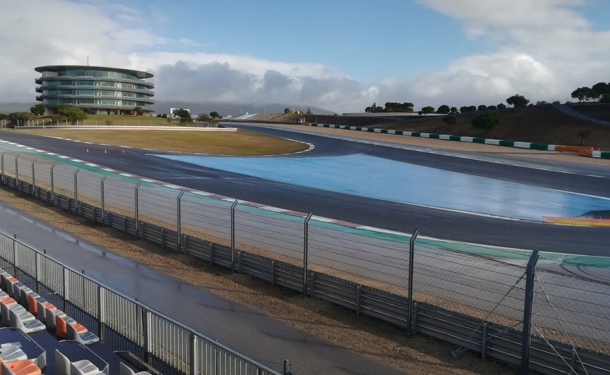 F1/Portugal: Dia de corridas dividido entre patrocinadores e engenheiros