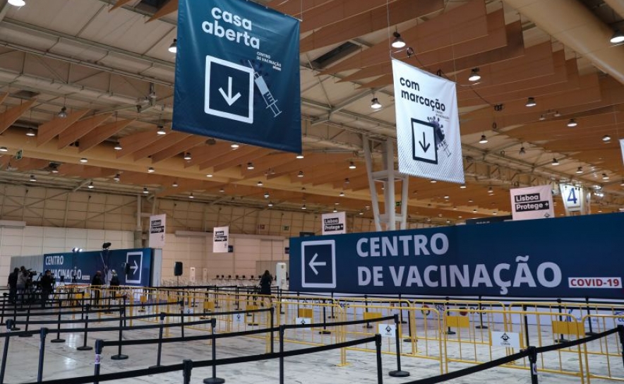 Covid-19: Autoagendamento aberto para maiores de 35 anos para dose de reforço