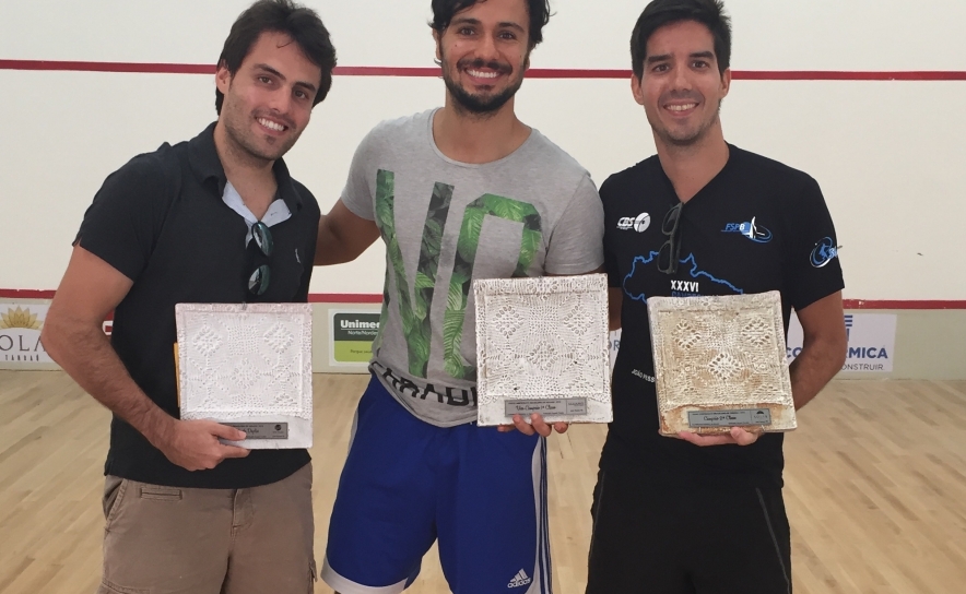 O louletano Ricardo Cabeços, na final da segunda classe, do campeonato brasileiro, com Renato Rodrigues, de Paraiba.