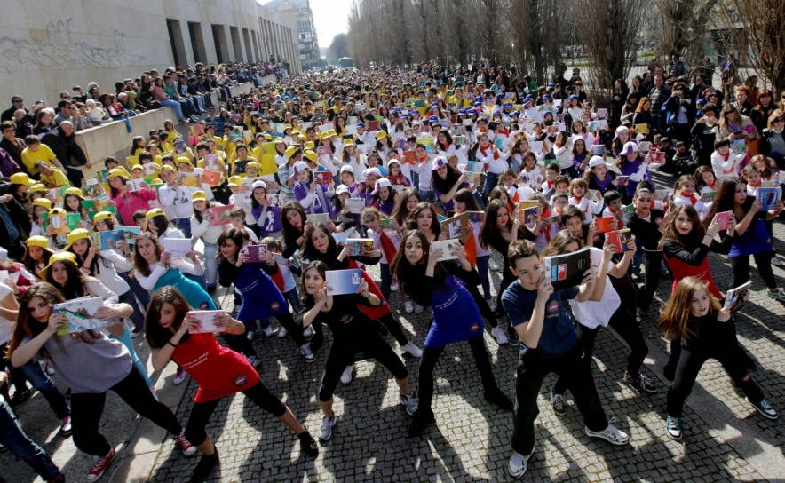 Covid-19: Um em cada quatro jovens no mundo tem sintomas de depressão elevados