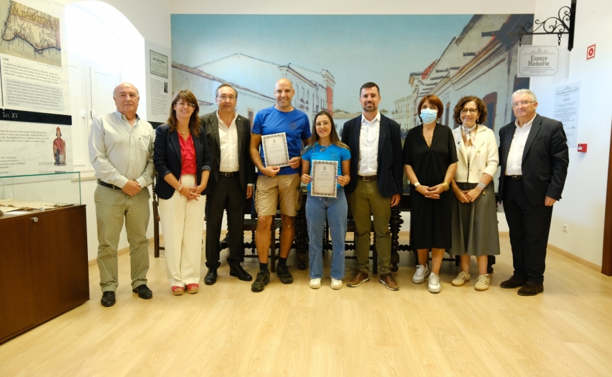 MUNICÍPIO DE SÃO BRÁS DE ALPORTEL ATRIBUI VOTO DE LOUVOR A CATARINA SANTOS E ALGHARBRAVO MUNICÍPIO DE SÃO BRÁS DE ALPORTEL ATRIBUI VOTO DE LOUVOR A CATARINA SANTOS E ALGHARBRAVO