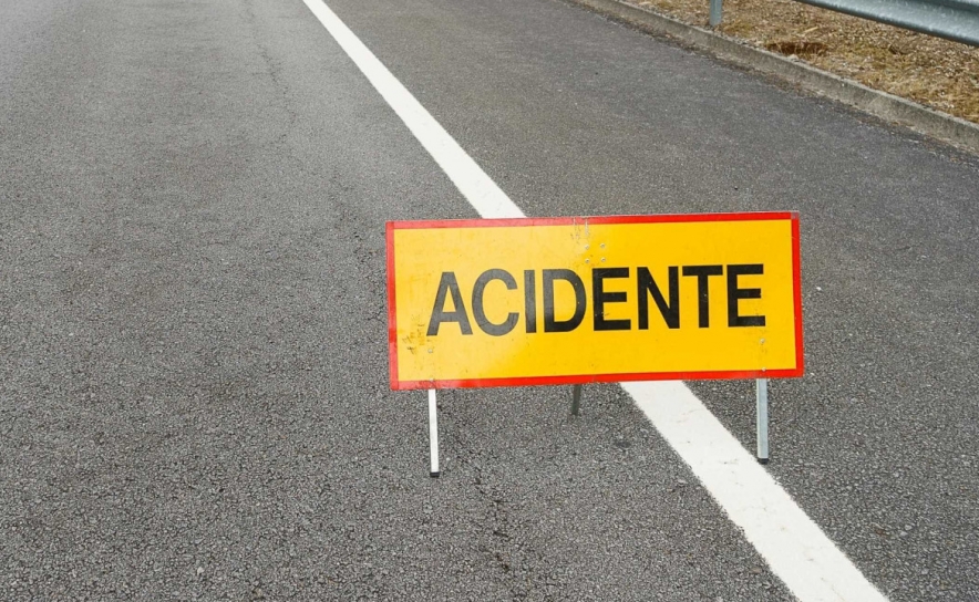 Homem morre em despiste de mota na rotunda do Barrocal