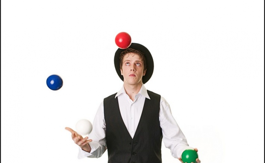 OFICINA DE MALABARISMO EM LOULÉ 