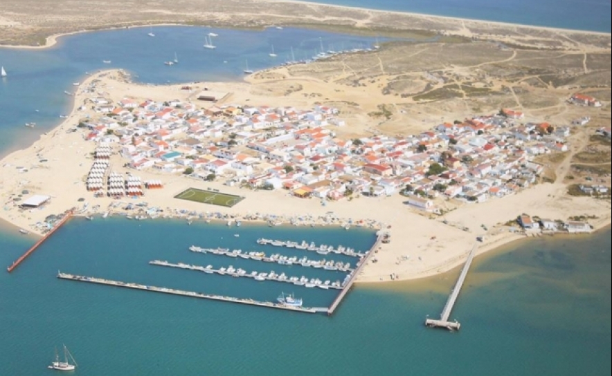 Aprovada proposta de lei que permite legalizar primeiras habitações na Culatra, Faro