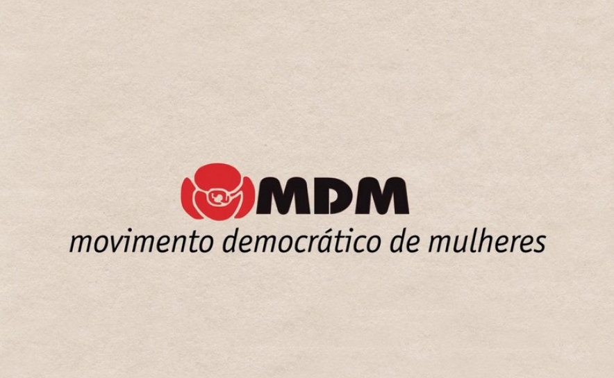 Movimento de mulheres critica fecho de maternidades e exige segurança no parto Movimento de mulheres critica fecho de maternidades e exige segurança no parto