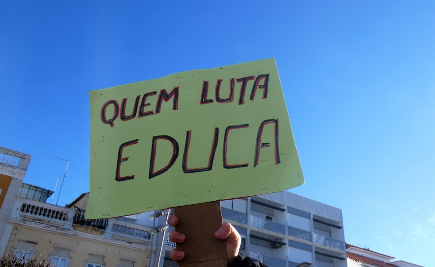 Mil professores protestam em Faro e prometem que desta vez não vão perder a luta