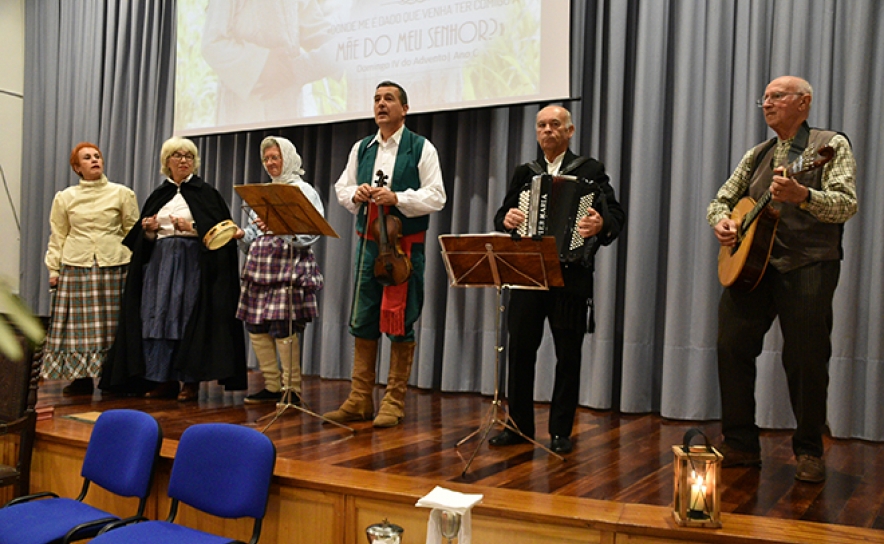 Fátima Nascimento à esquerda na foto • Foto © Samuel Mendonça