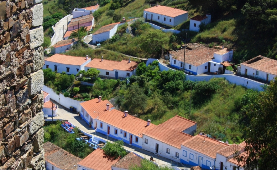 Câmara de Aljezur adjudica obra de muro de sustentação da Rua das Figueiras