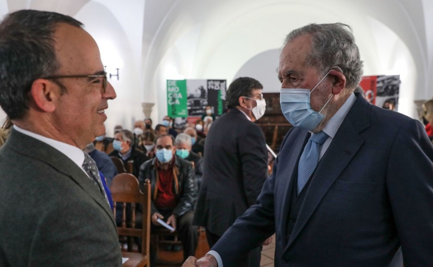 Ministro da Cultura destaca necessidade de «estabilizar setor»