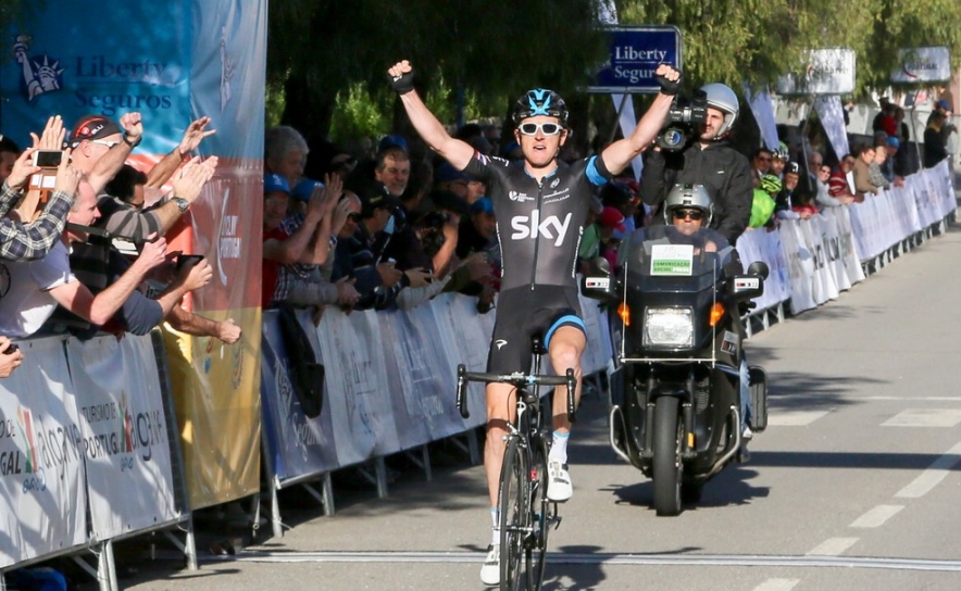 41.ª Volta ao Algarve | Geraint Thomas ataca na montanha e veste de amarelo