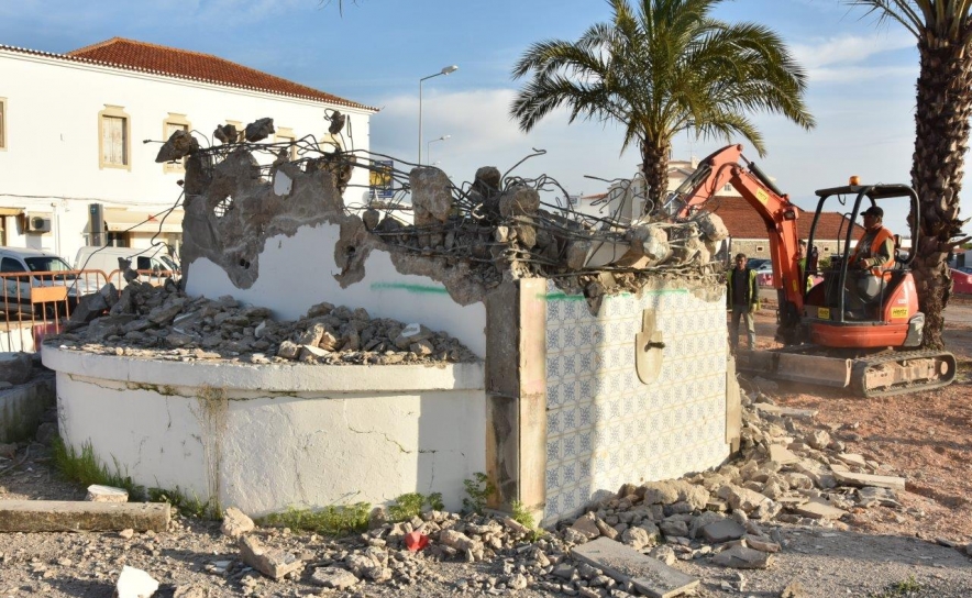IP surpresa com destruição da Fonte de Boliqueime durante requalificação da EN125