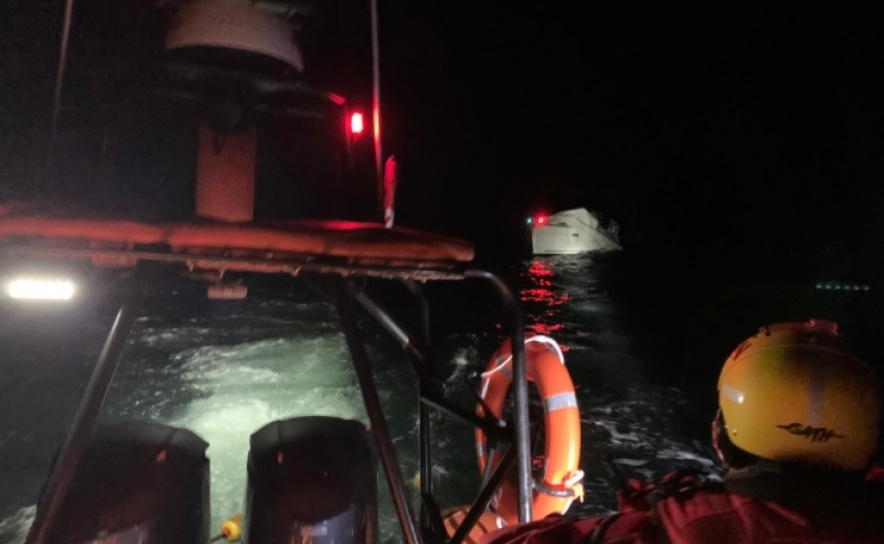 Estação Salva-vidas de Ferragudo auxilia três tripulantes de veleiro em Lagoa