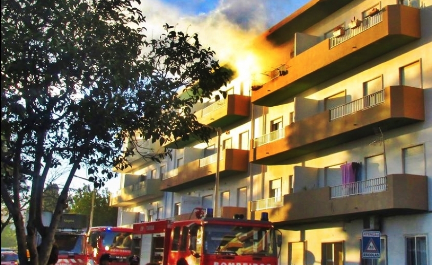 Incêndio urbano em Tavira faz vários desalojados