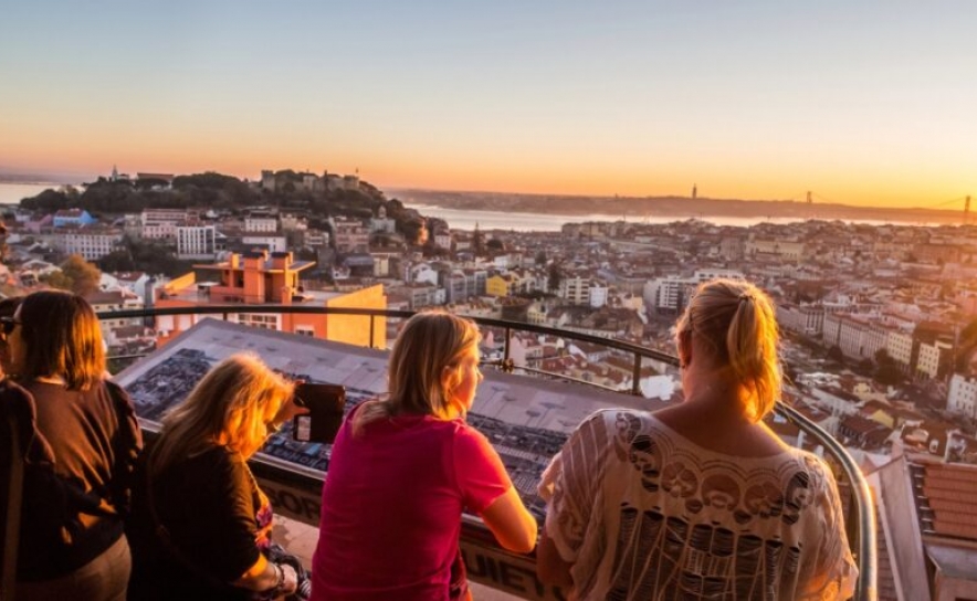 INE confirma que chegadas de turistas a Portugal atingiram «novos máximos históricos» em 2024