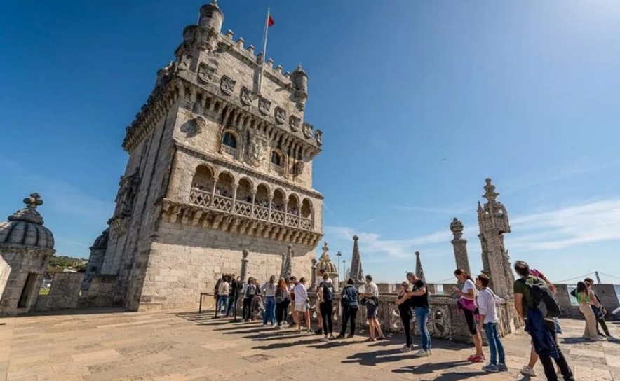Portugueses gastam mais nas férias de verão e principalmente em Espanha