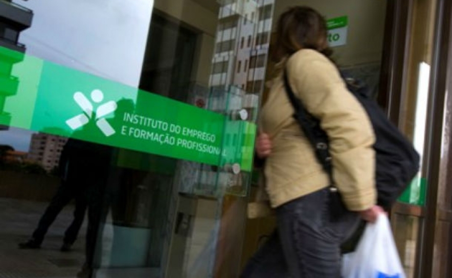 Desemprego (nos 12,2%) continua a ser uma das dificuldades mais sérias do país, admite ministro