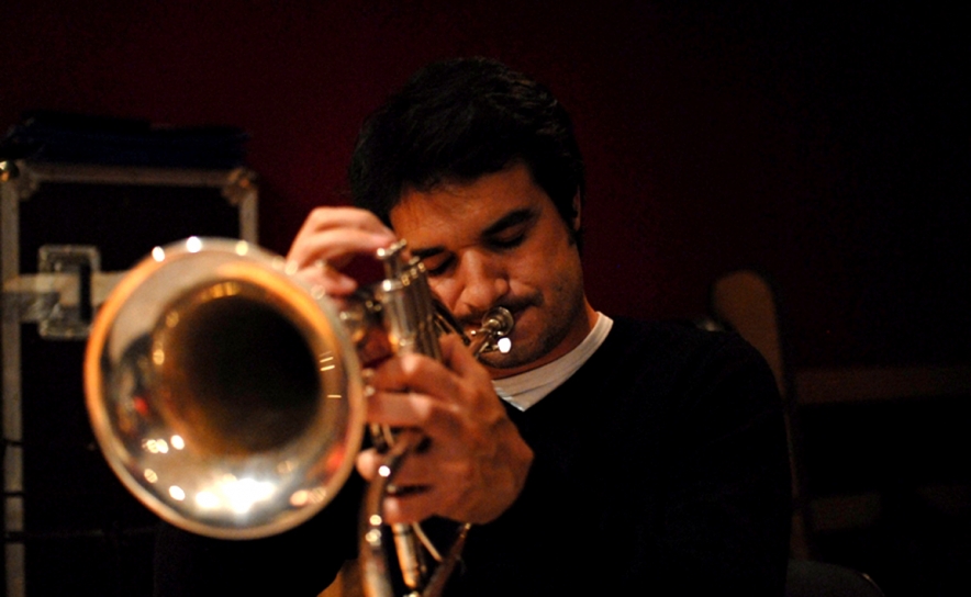 Gonçalo Marques apresenta novo disco acompanhado por Jacob Sacks no Cine-Teatro Louletano