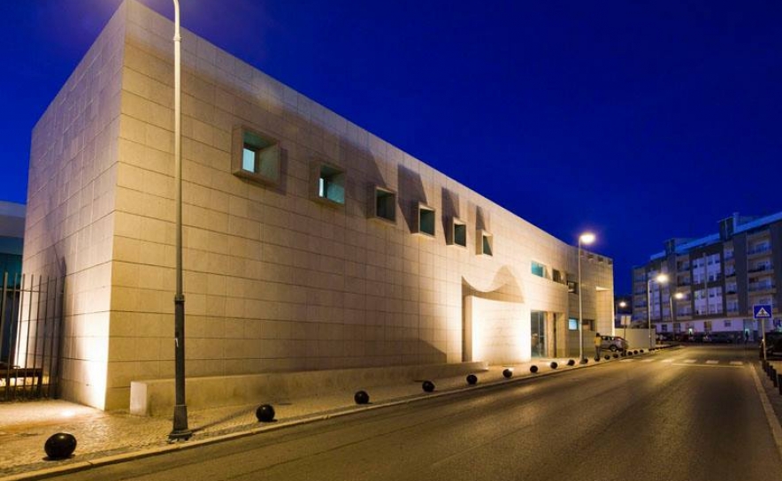 Na Biblioteca Municipal de Faro contam-se os dias para o NATAL