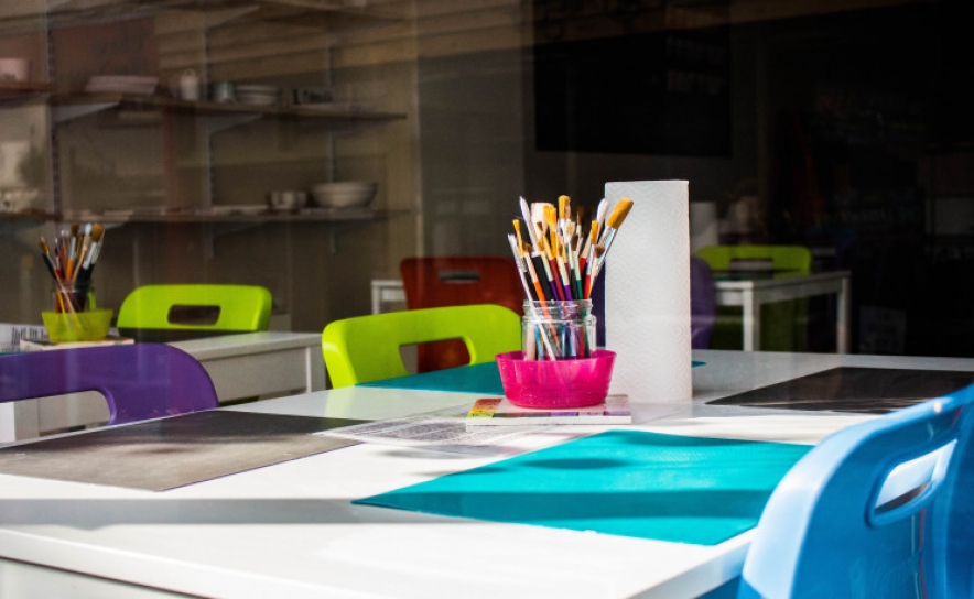 Escolas fecham (sem aulas virtuais) durante 15 dias - e outras medidas em vigor a partir de hoje