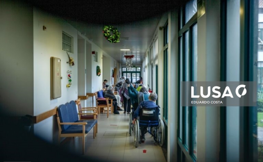 Covid-19: Visitas a lares permitidas no novo estado de emergência