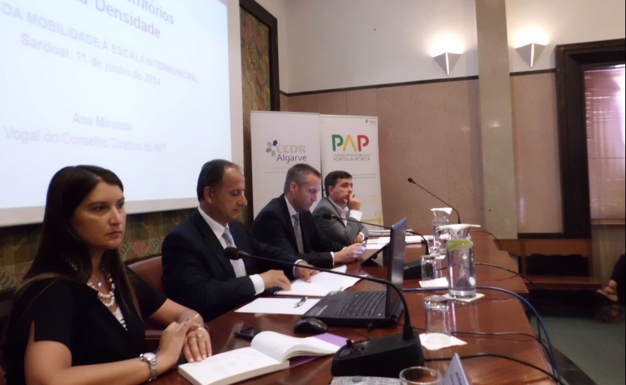 Da esq. para a dir: Ana Miranda, Vogal do Conselho Diretivo do IMT;  David Santos, Presidente da CCDR Algarve Sérgio Silva Monteiro, Secretário de Estado das Infraestruturas, Transportes e Comunicaçõe