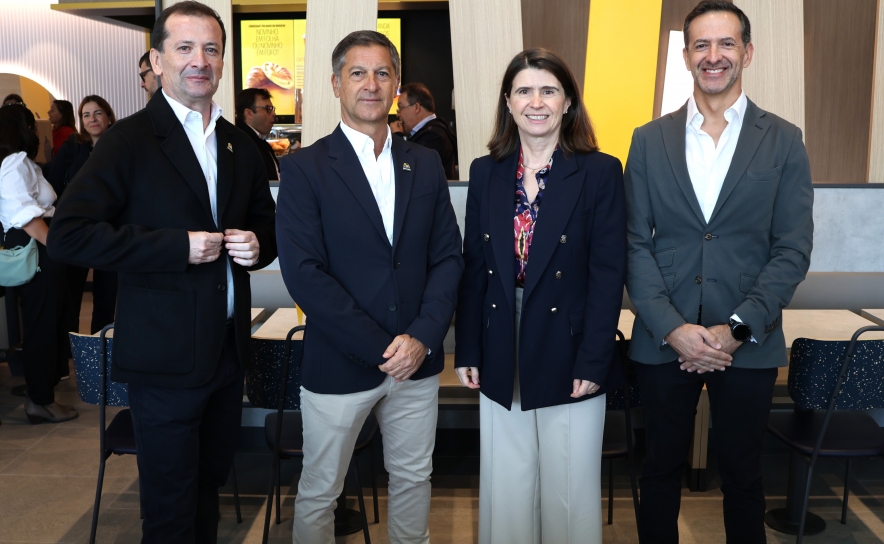 Vítor Oliveira - Diretor Financeiro, Joaquim Jorge - Franquiado, Sónia Ventura - Diretora de Desenvolvimento, João Pedro Machado - Diretor de Transformação Digital (McDonalds Portugal) 