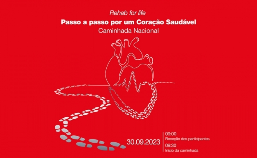 Sobreviventes de Enfarte Agudo do Miocárdio e profissionais de saúde caminham por um coração saudável 