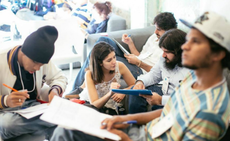 #StandOut - Projeto para a Promoção do Potencial Jovem