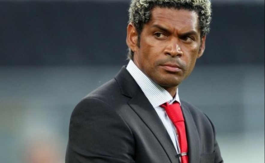 Abel Xavier anuncia saída do comando técnico do Farense