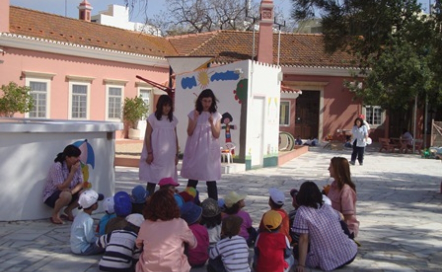 Universitários levaram “Hospital dos pequeninos” ao Refúgio Aboim Ascensão