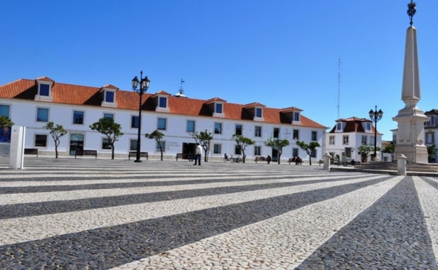 Vila Real de Santo António acende luzes de Natal para apoiar comércio local
