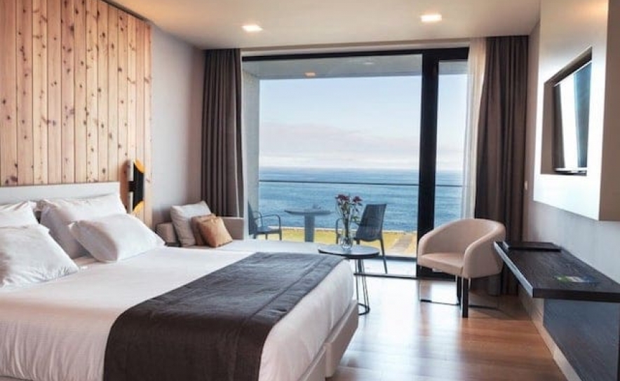 Covid-19: Hoteleiros algarvios cautelosos com retirada de Portugal da «lista vermelha» britânica