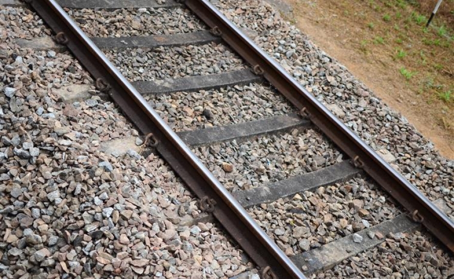 Circulação ferroviária suspensa entre Olhão e Fuseta devido a descarrilamento de comboio