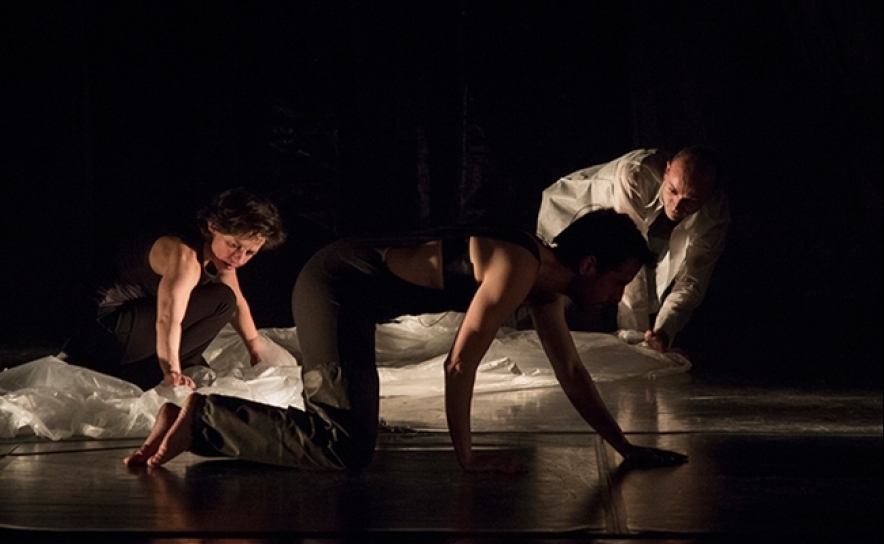 «SUSPENSÃO»: COMPANHIA CLARA ANDERMATT APRESENTA PERFORMANCE, DANÇA E MÚSICA NO CINE-TEATRO LOULETANO
