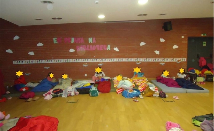 «UMA NOITE NA BIBLIOTECA» CONVIDA CRIANÇAS A DORMIR NO MUNDO MÁGICO DOS LIVROS