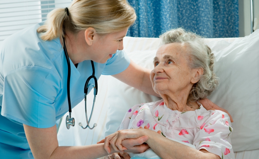 Faltam 1.779 enfermeiros na Rede de Cuidados Continuados Integrados no sul do país 