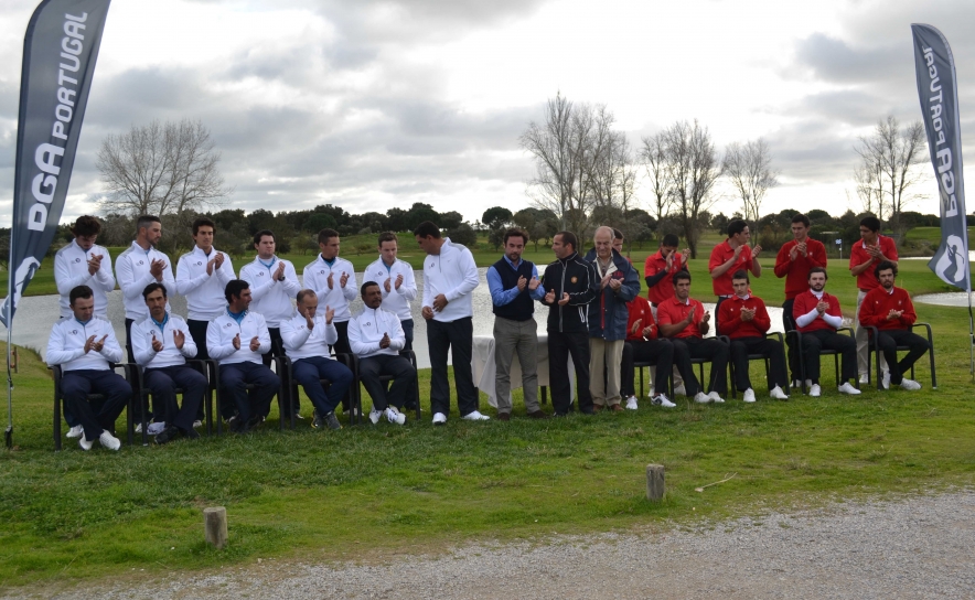 As duas selecções nacionais, tendo ao centro José Correia, Marco Andrade, Nuno Campino e Manuel Agrellos, por Sofia Câmara LR