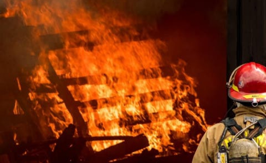 Único restaurante na ilha Deserta, em Faro, reabre depois de incêndio