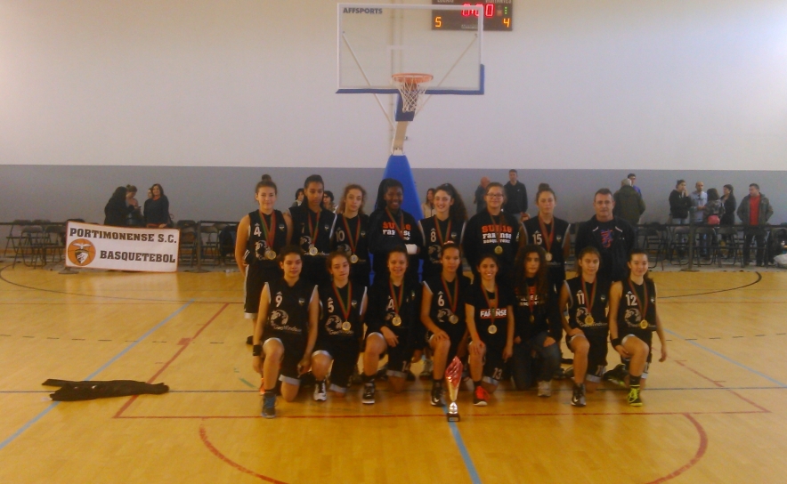 Sub16 Femininas Farense Basquetebol sagram-se Campeãs do Algarve