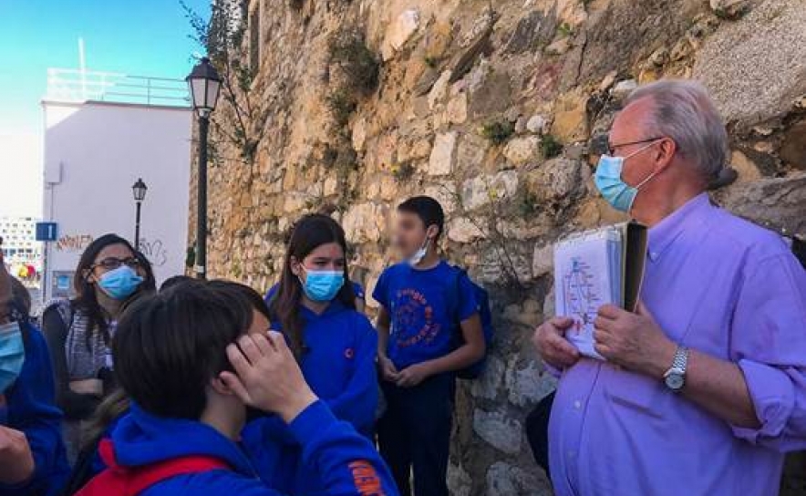 7º Ano do CBR embarca numa viagem pela  geologia e paleontologia urbana de Faro