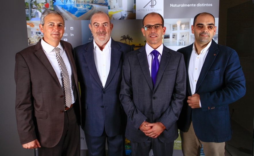 Xisco Homs, diretor do Maria Nova Lounge Hotel, António Parente, Pedro Trindade e Nuno Dias