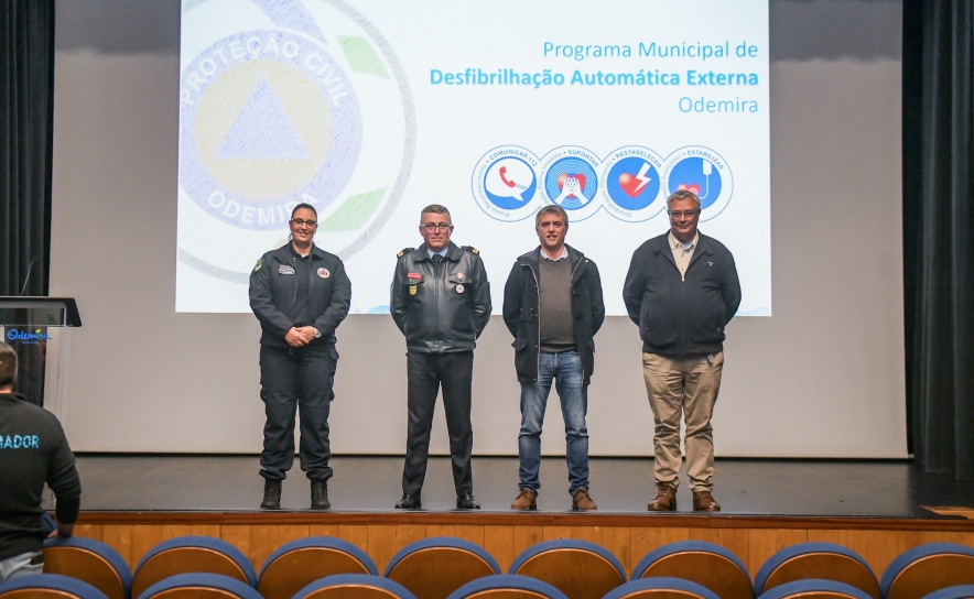 ODEMIRA INAUGURA PROGRAMA MUNICIPAL DE DESFIBRILHAÇÃO AUTOMÁTICA EXTERNA