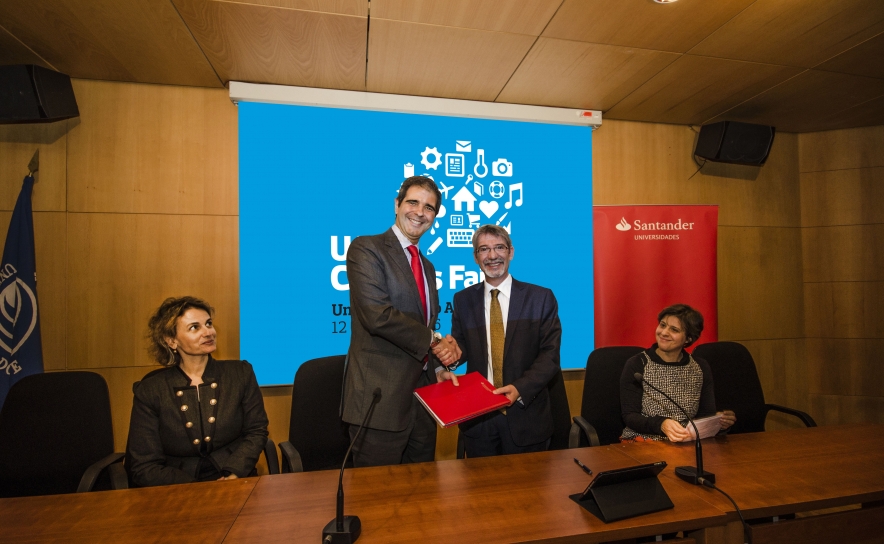 Santander Totta e Universidade do Algarve assinam acordo de colaboração