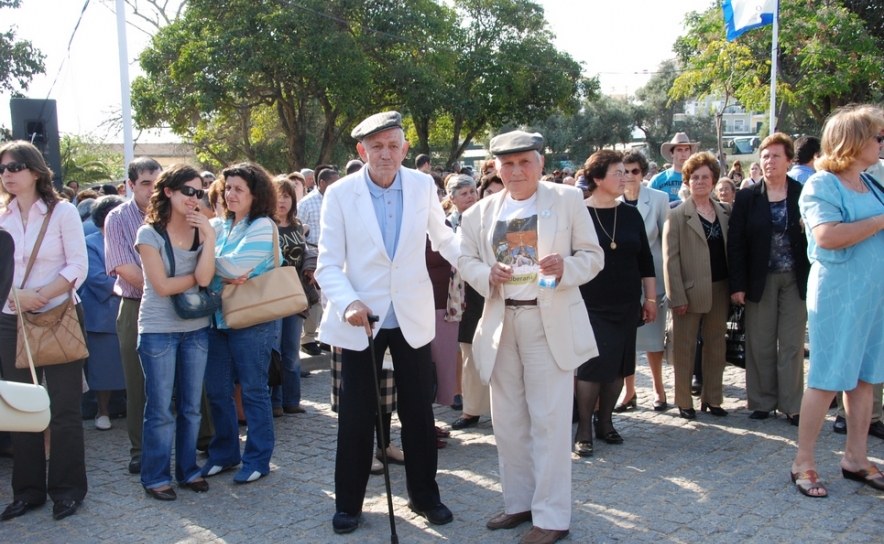 (2007) Lamy ao do seu amigo e ainda companheiro do dia-à-dia, José Viegas Cascalheira, durante a Festa da Mãe Soberana.