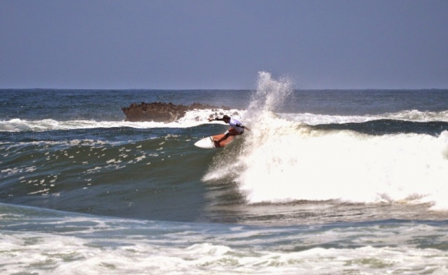 Luca Guichard na Praia do Amado, Aljezur, em Junho deste ano, numa etapa da Liga Moche