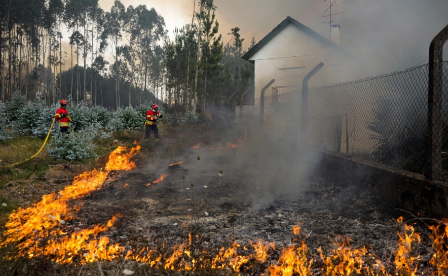 Incêndios: Fogo que começou em Faro e se estendeu a Loulé em fase de resolução [atualizada]