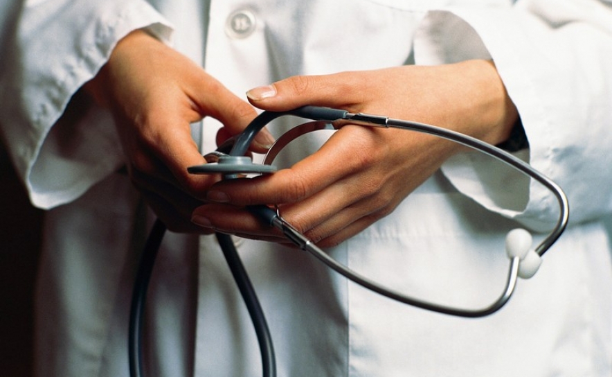 Covid-19: Governo aprova contratação de médicos e enfermeiros estrangeiros