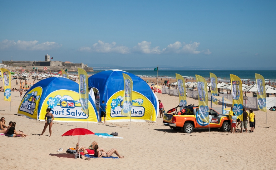 Formação “Surf Salva”, desenvolvida pelo Instituto de Socorros a Náufragos e o Lidl, chega às praias do Algarve